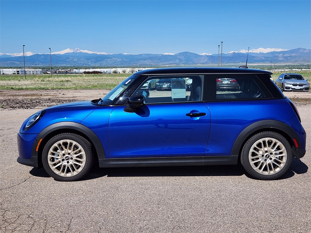 2025 Mini Cooper 2 Door Hardtop photo 2