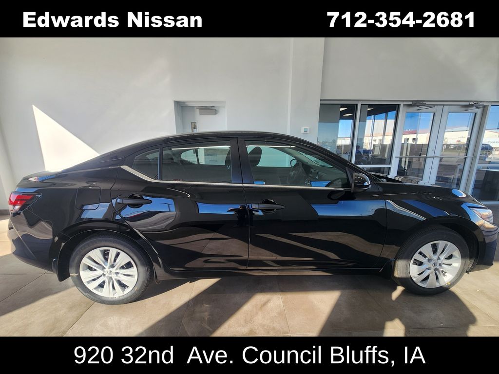 2025 Nissan Sentra S's photo