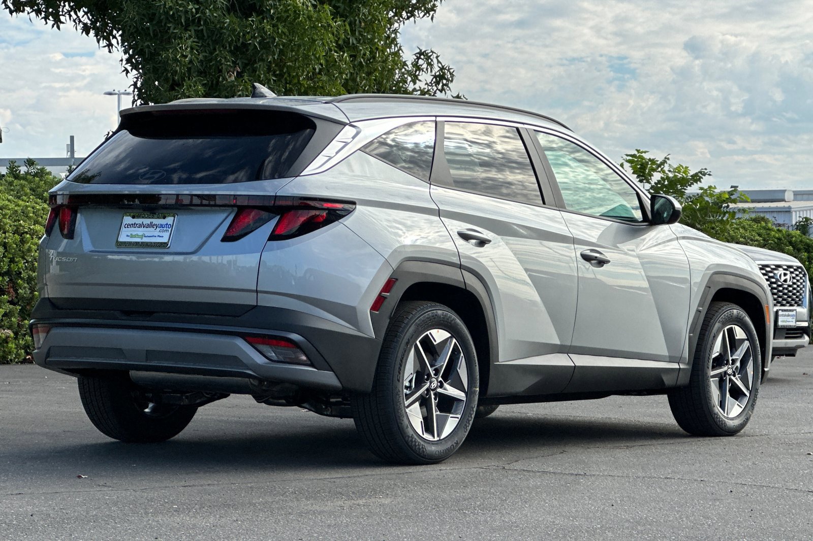 2026 Hyundai Tucson SEL photo 2