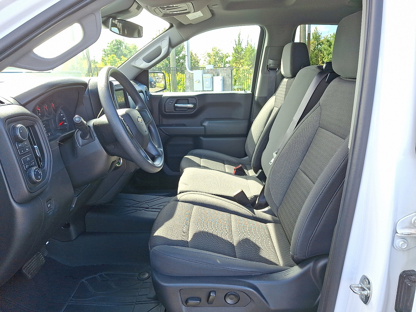 2022 Chevrolet Silverado 1500 Custom photo 14