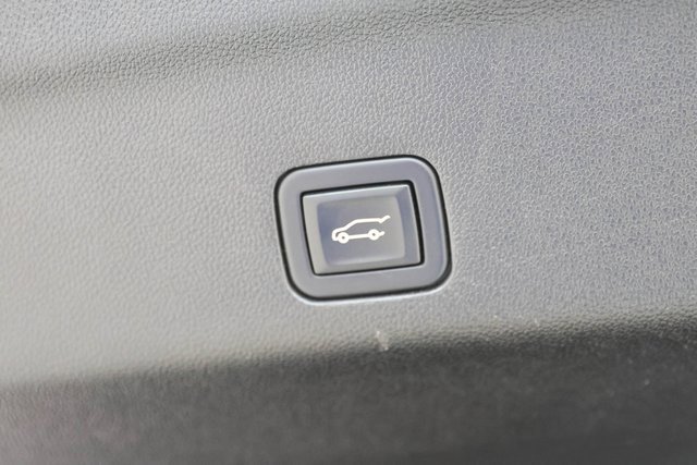 2023 Cadillac Escalade ESV Luxury photo 9