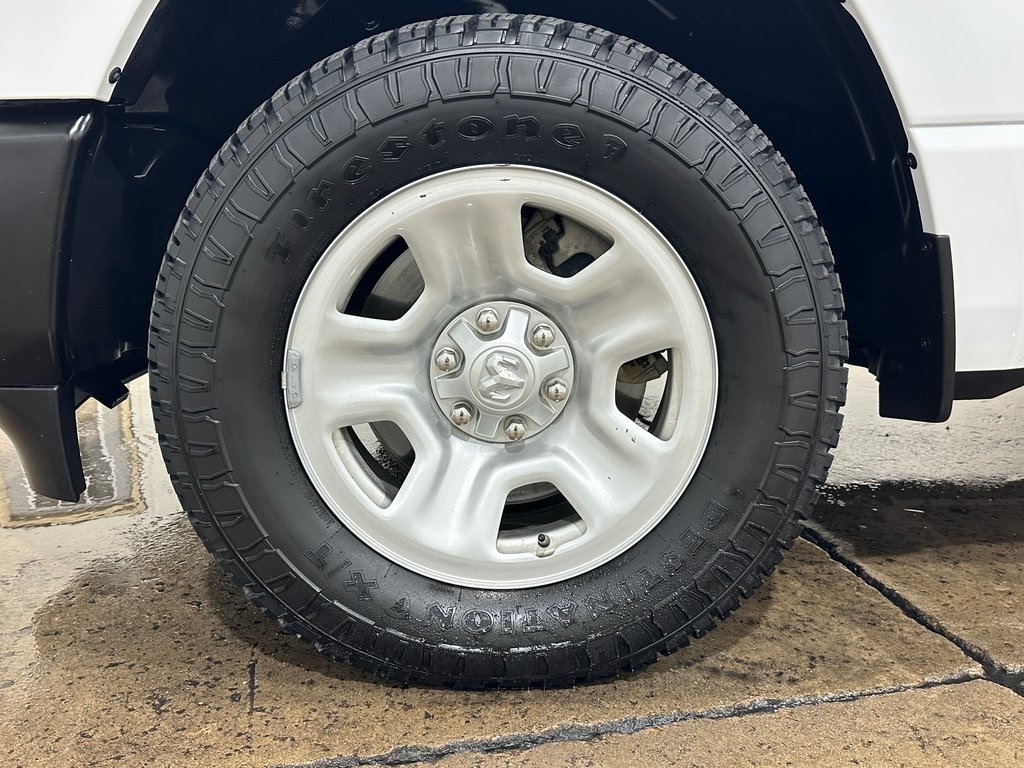 2022 Ram 1500 Tradesman photo 3