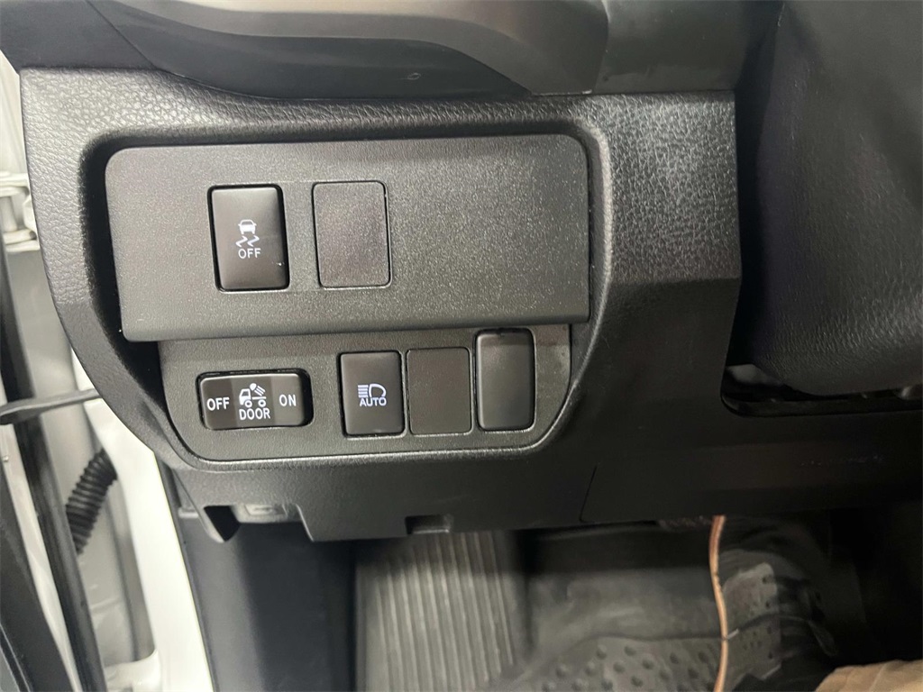 2023 Toyota Tacoma SR5 photo 13