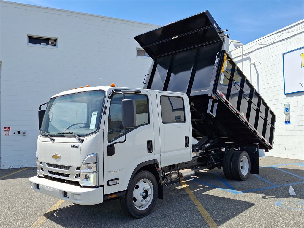 2024 Chevrolet Silverado 4500HD photo 2