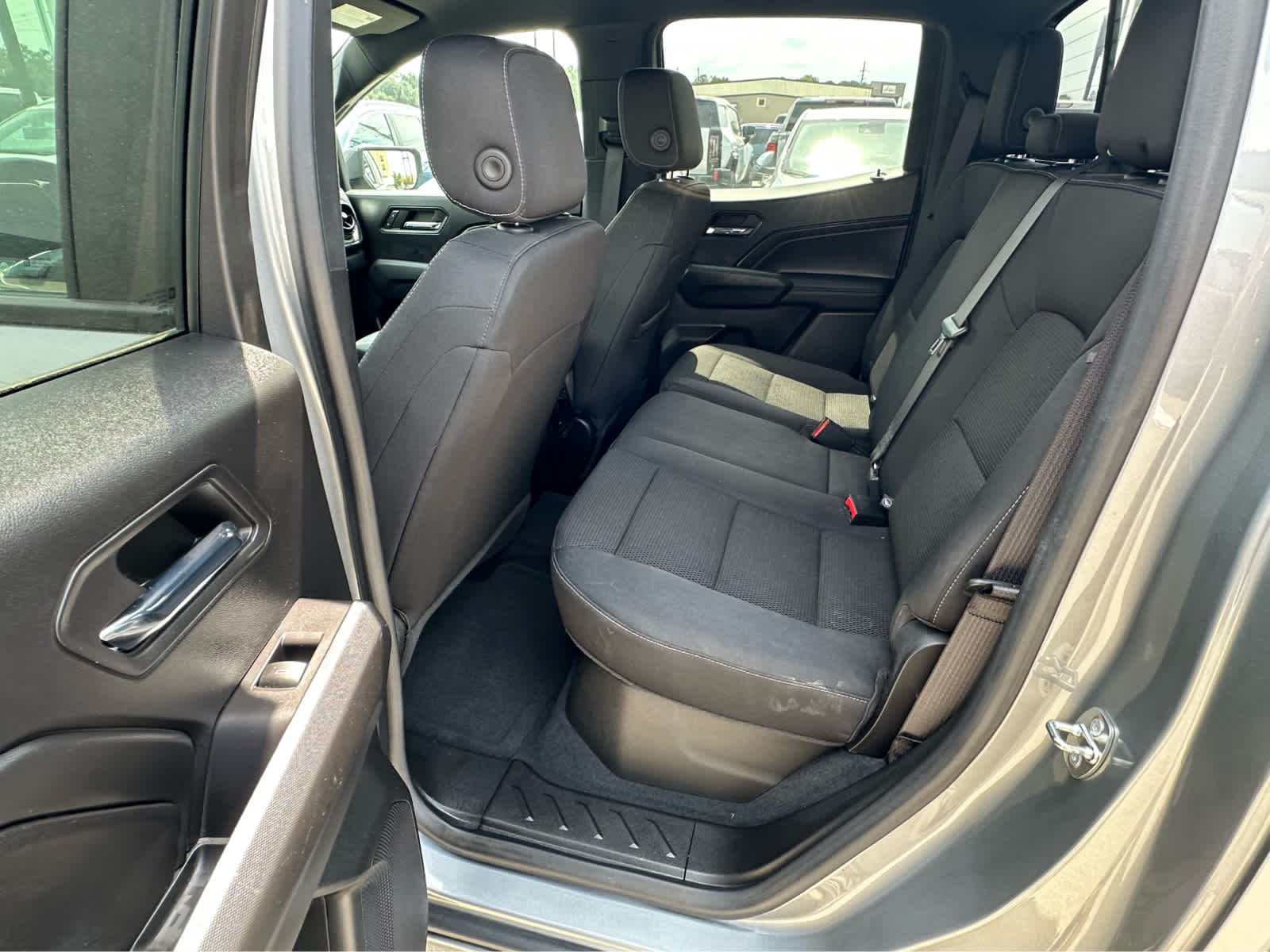 2023 Chevrolet Colorado LT photo 12