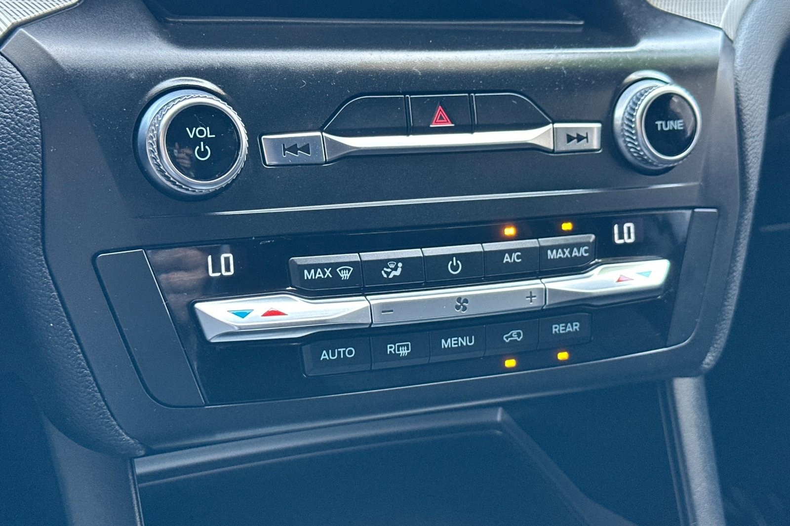 2020 Ford Explorer XLT photo 20