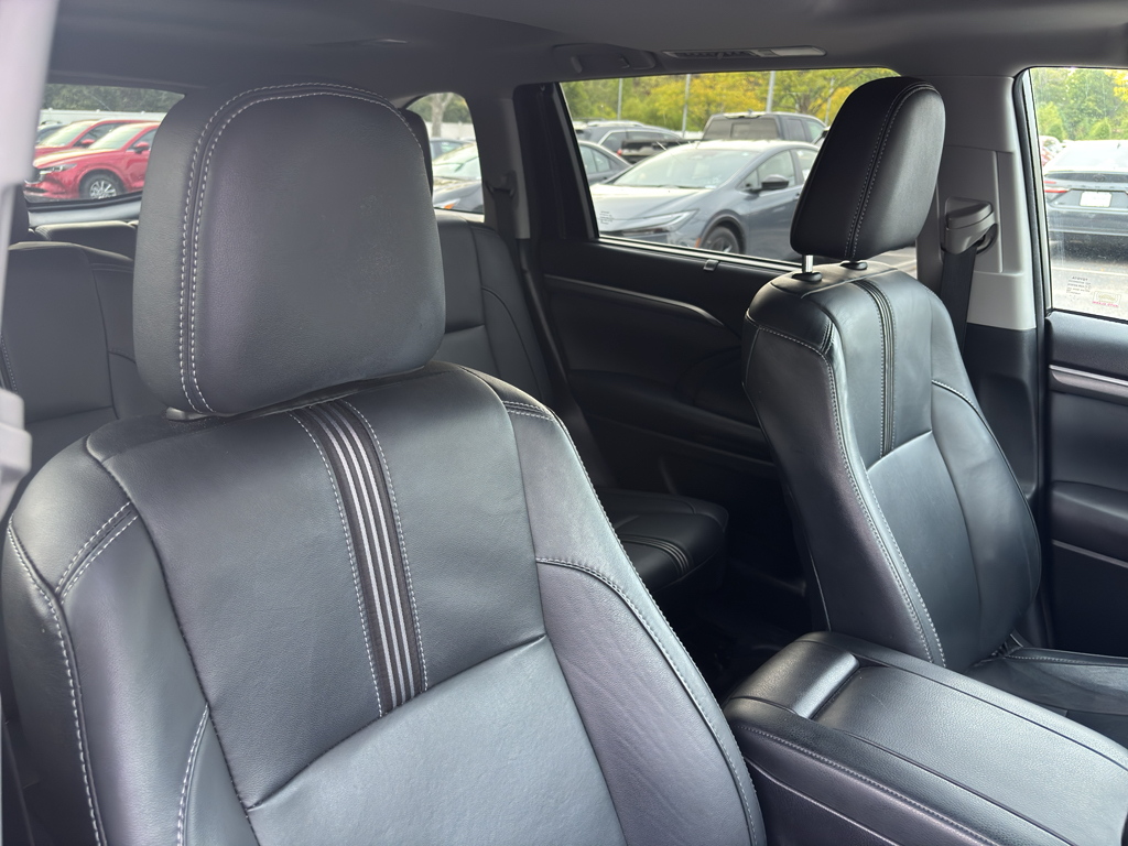2017 Toyota Highlander SE photo 7