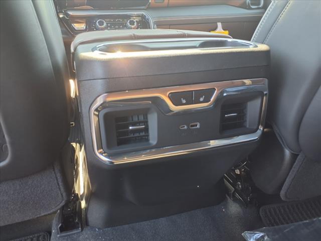 2025 Gmc Sierra 2500 HD Denali Ultimate photo 8