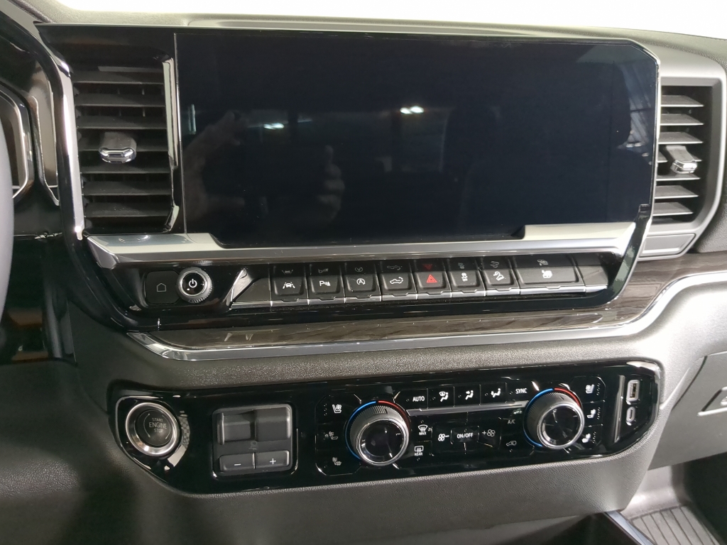 2024 Chevrolet Silverado 1500 LTZ photo 24