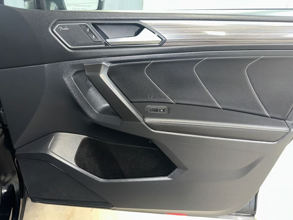 2022 Volkswagen Tiguan SEL Premium R-Line photo 27