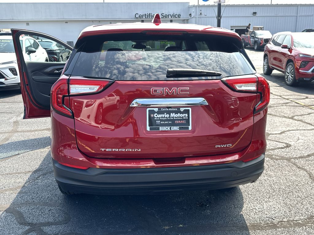 2024 GMC TERRAIN - Image 24
