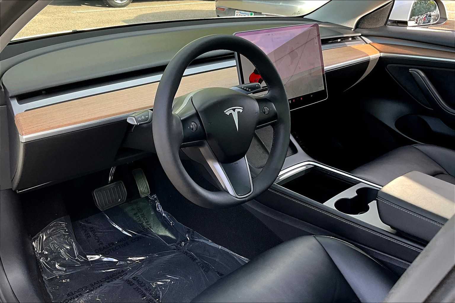 2022 Tesla Model 3 Long Range photo 14