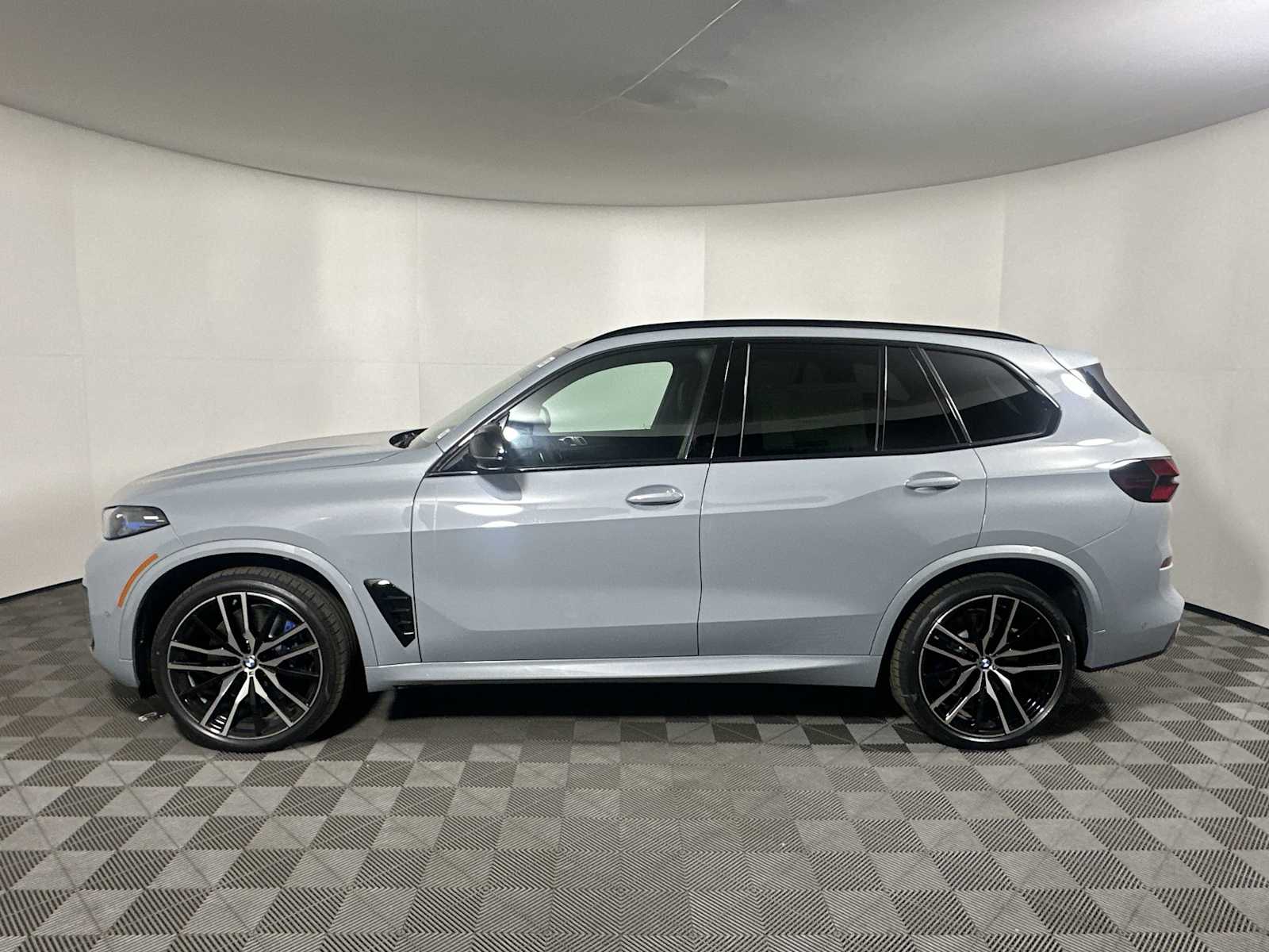 2026 Bmw X5 M60i photo 4