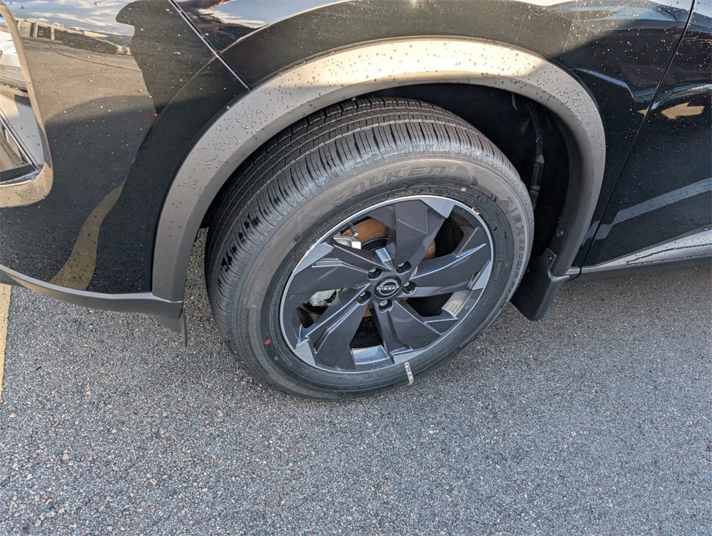 2025 Nissan Rogue SV photo 5