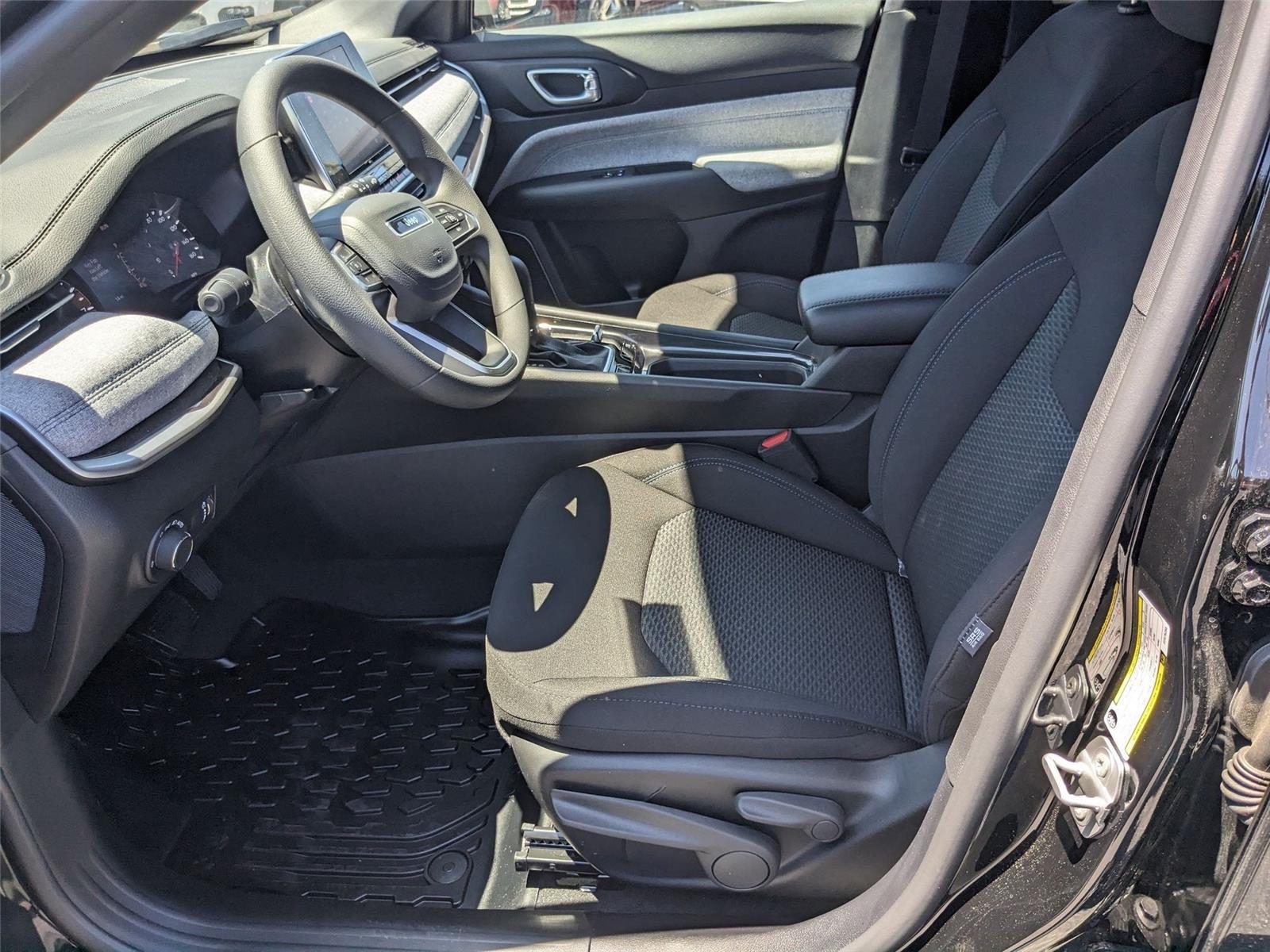 2025 Jeep Compass Sport photo 9