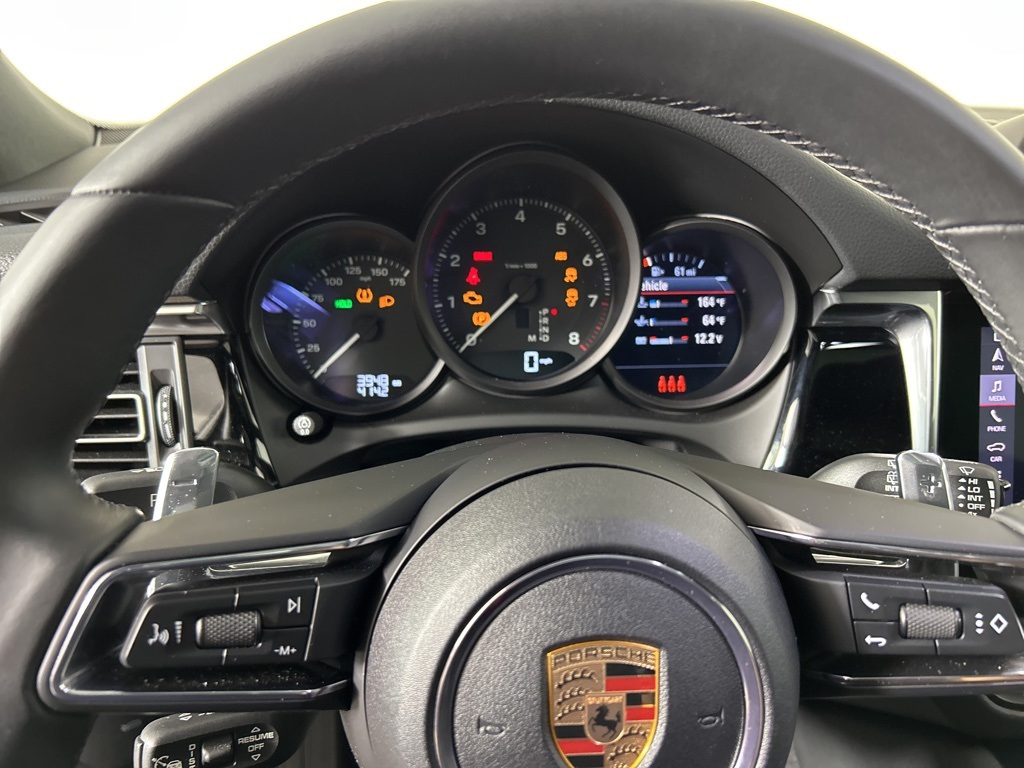 2025 Porsche Macan Base photo 21
