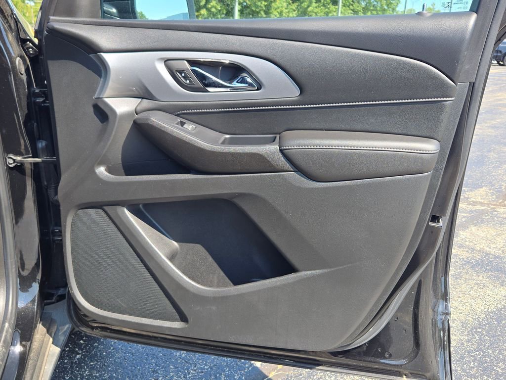 2022 Chevrolet Traverse Cloth photo 6