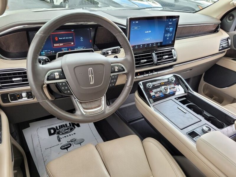 2024 Lincoln Navigator L Reserve photo 8