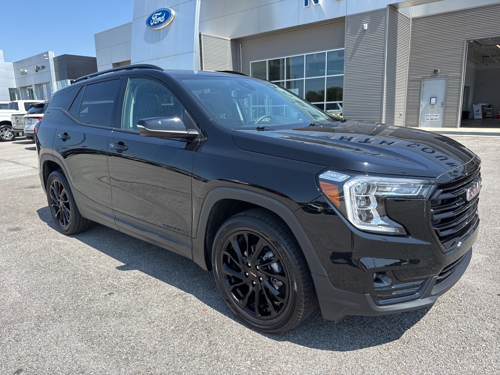 2024 Gmc Terrain SLT photo 2