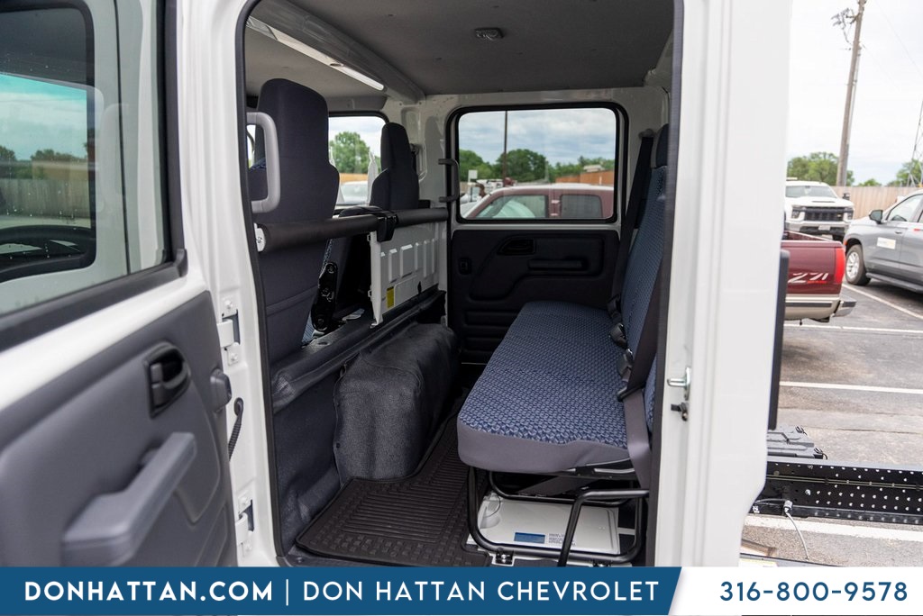 2025 Chevrolet Silverado photo 16