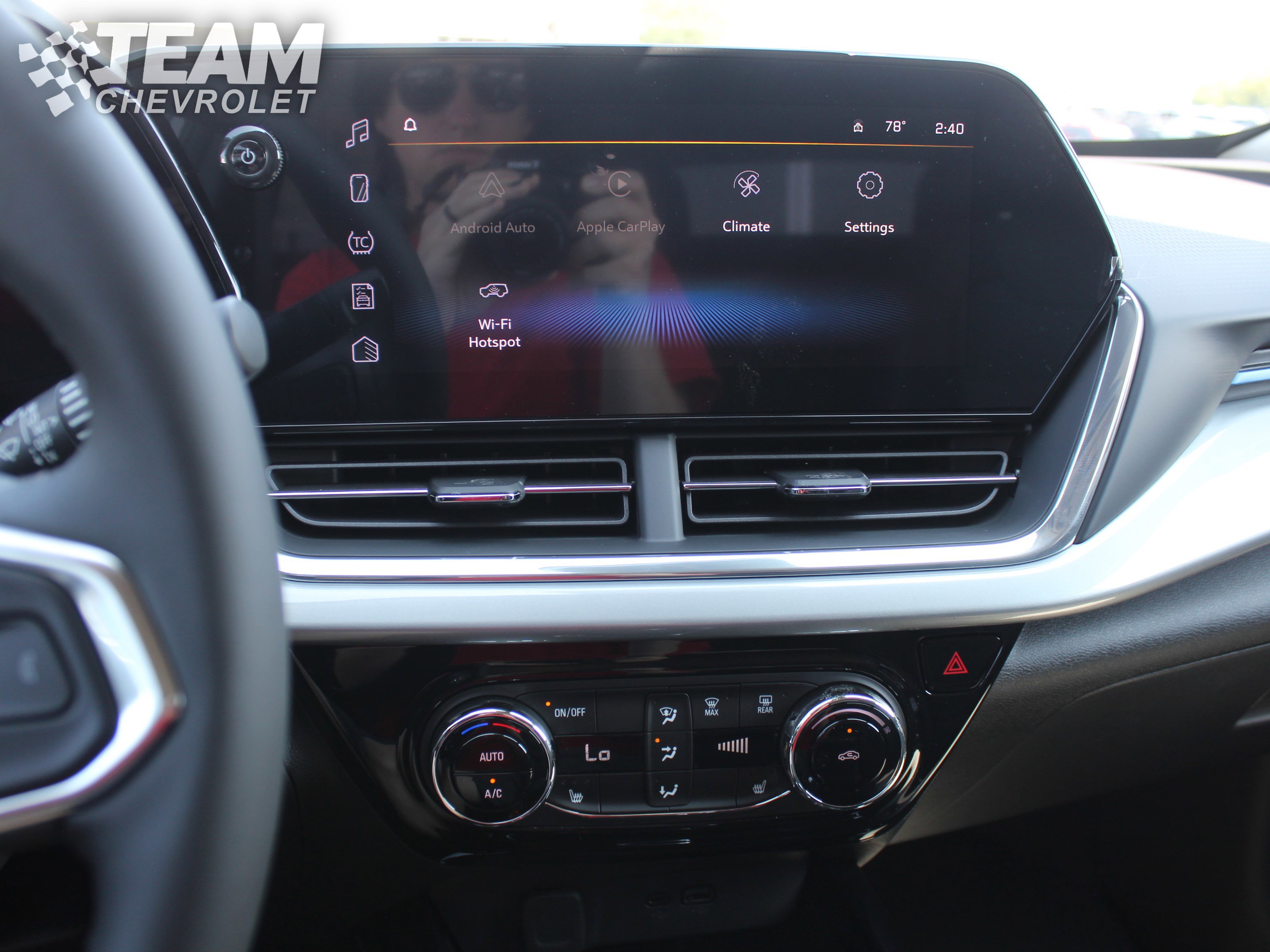 2025 Chevrolet Trax LT photo 13