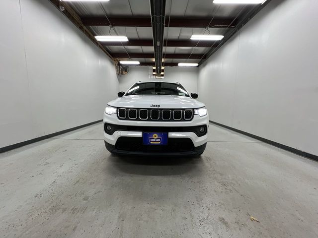 2024 Jeep Compass Latitude photo 3