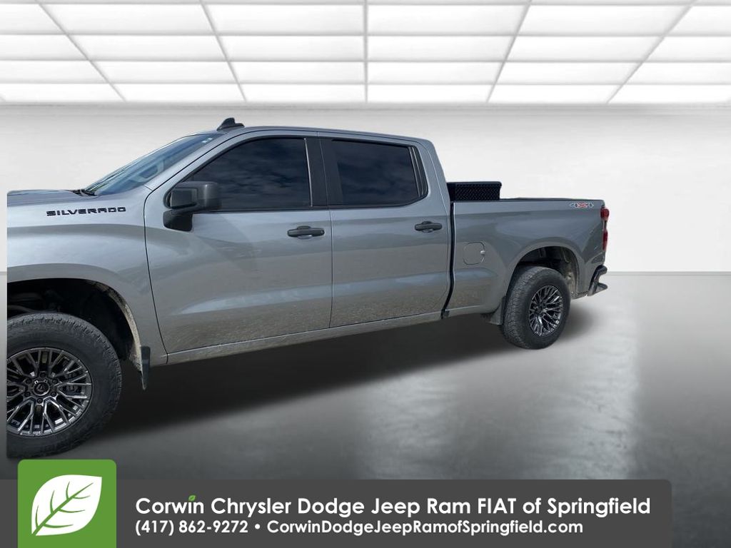 2024 Chevrolet Silverado 1500 photo 3