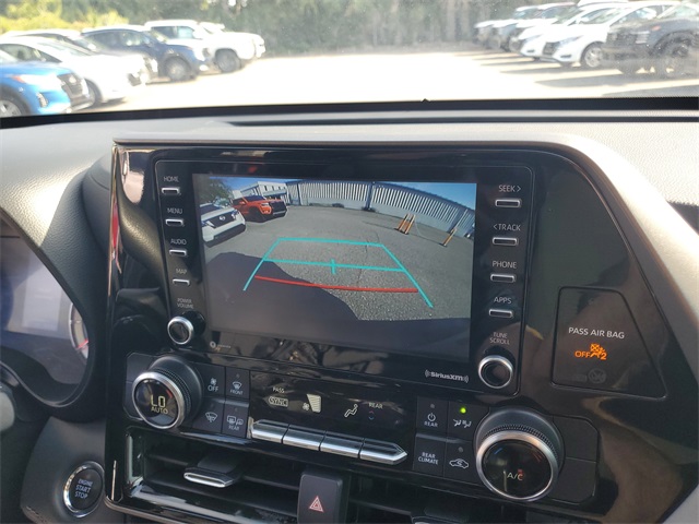 2022 Toyota Highlander L photo 18