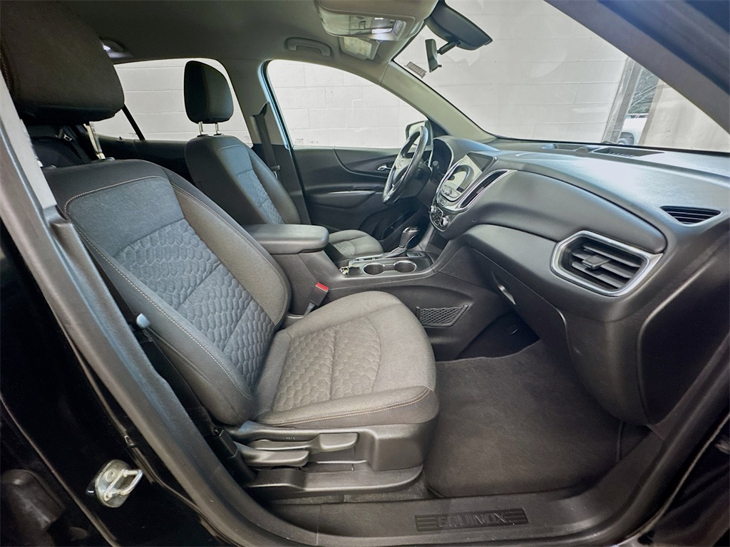 2018 Chevrolet Equinox LT photo 23