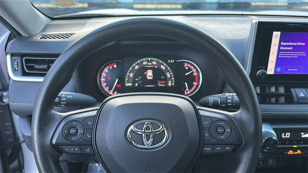 2023 Toyota RAV4 XLE photo 15