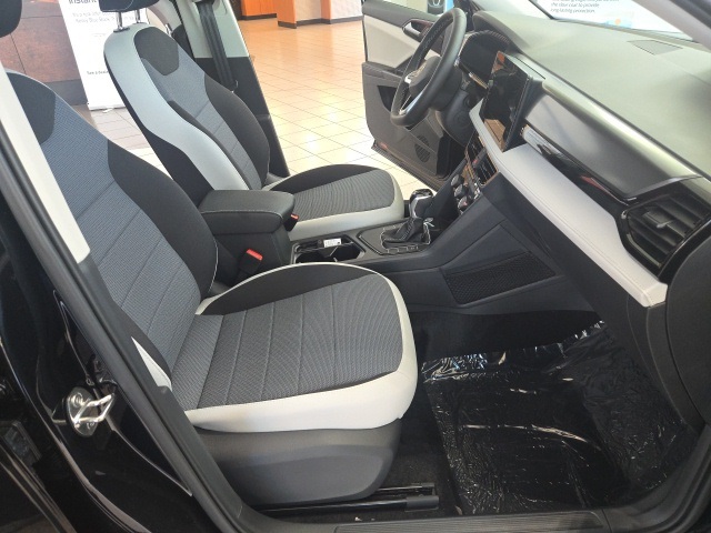 2025 Volkswagen Taos S photo 10