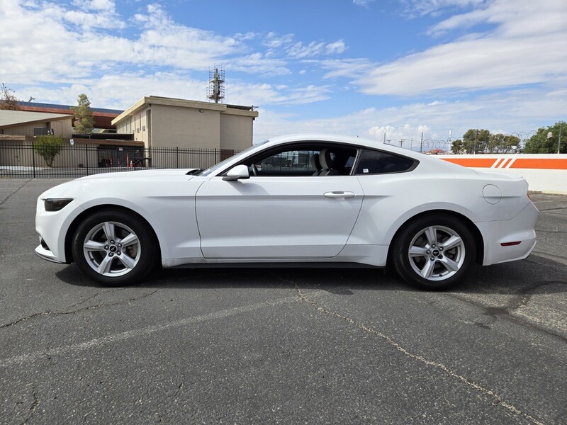 2015 Ford Mustang EcoBoost photo 2