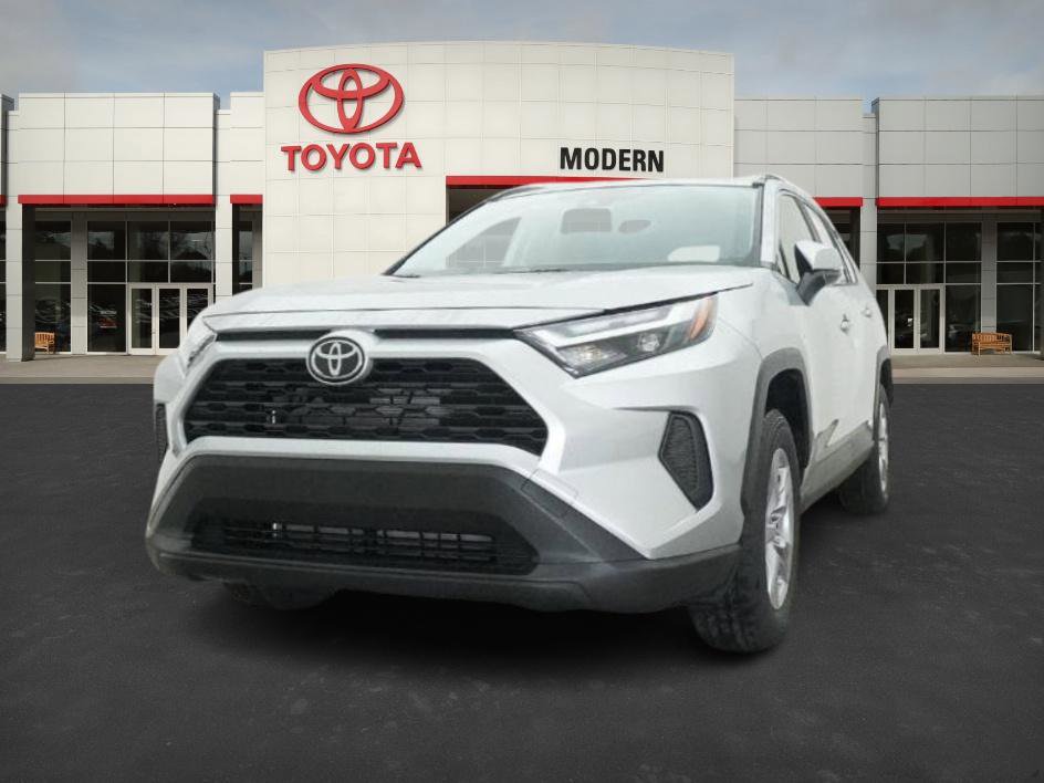 2025 Toyota RAV4 XLE's photo