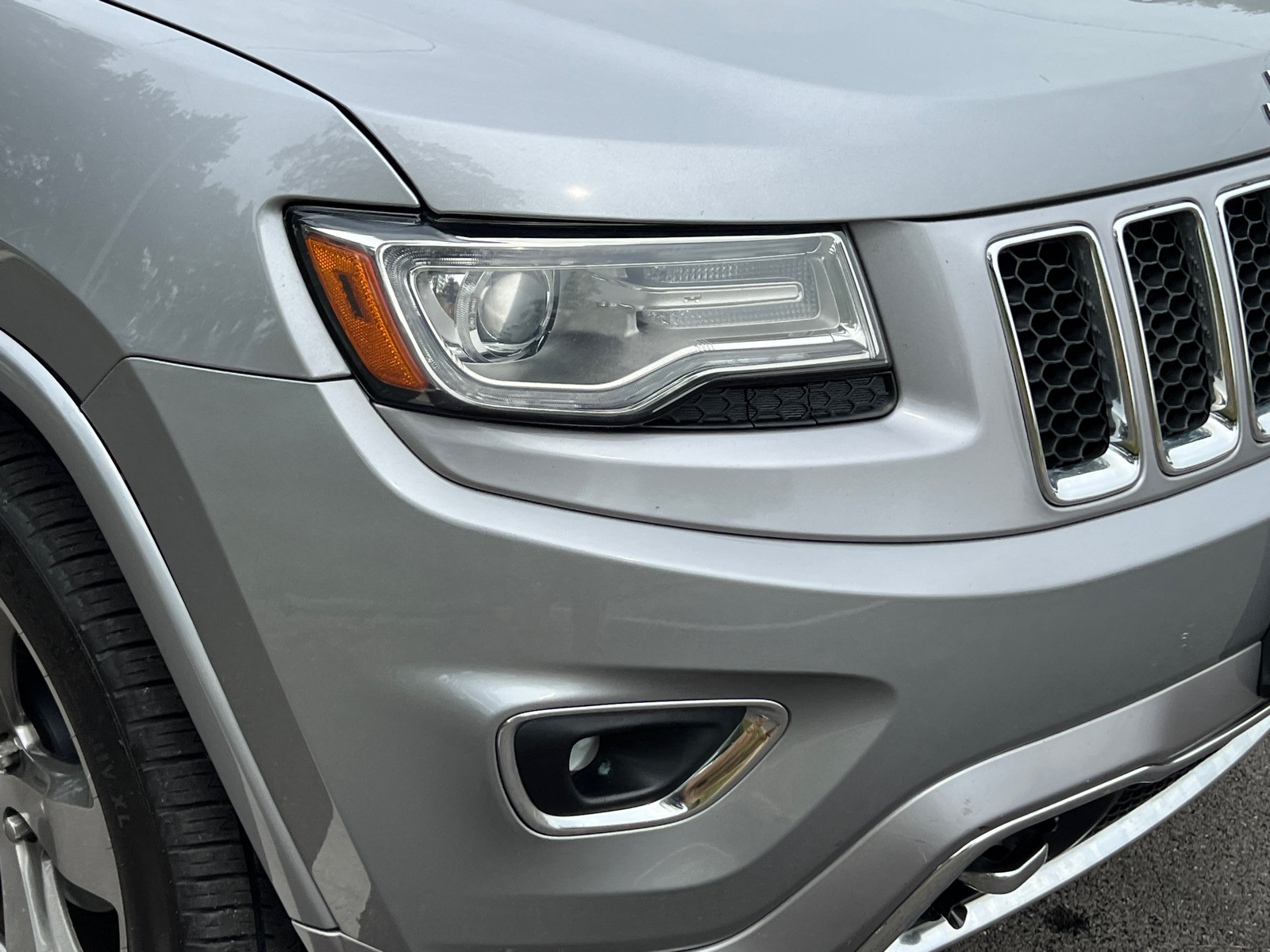 2014 Jeep Grand Cherokee Overland photo 2