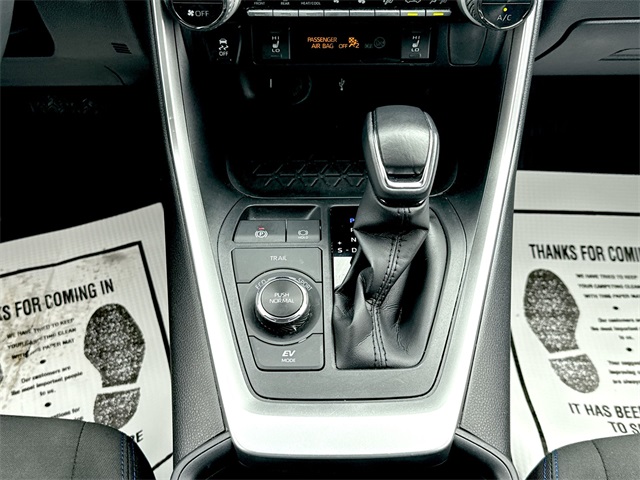 2022 Toyota RAV4 Hybrid SE photo 32