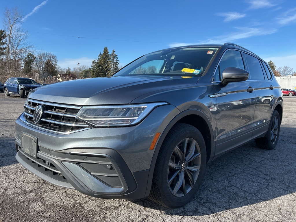2022 Volkswagen Tiguan SE photo 2