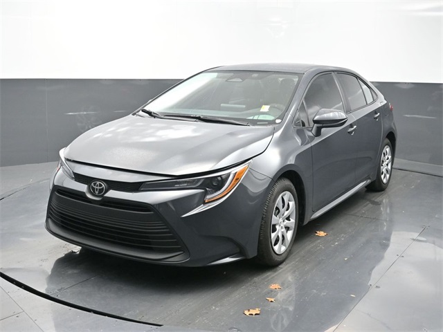 2023 Toyota Corolla LE's photo