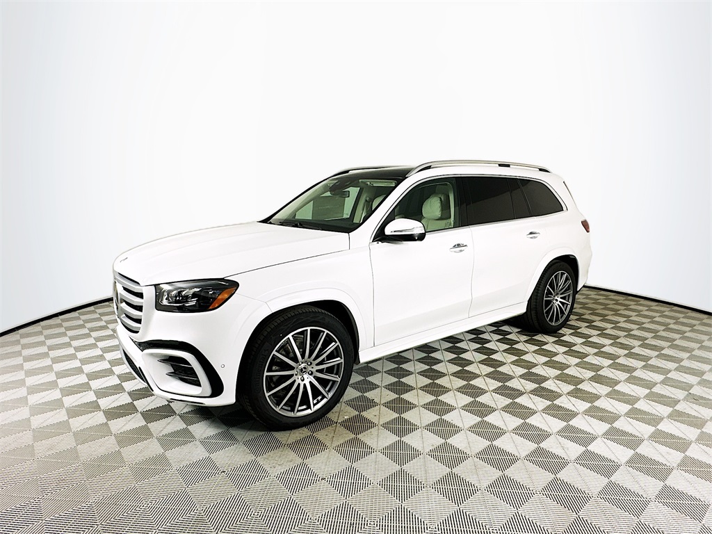 2026 Mercedes Benz GLS 450 4MATIC photo 3
