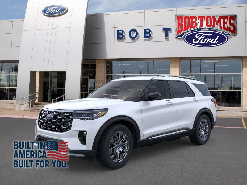 2026 Ford Explorer Platinum's photo