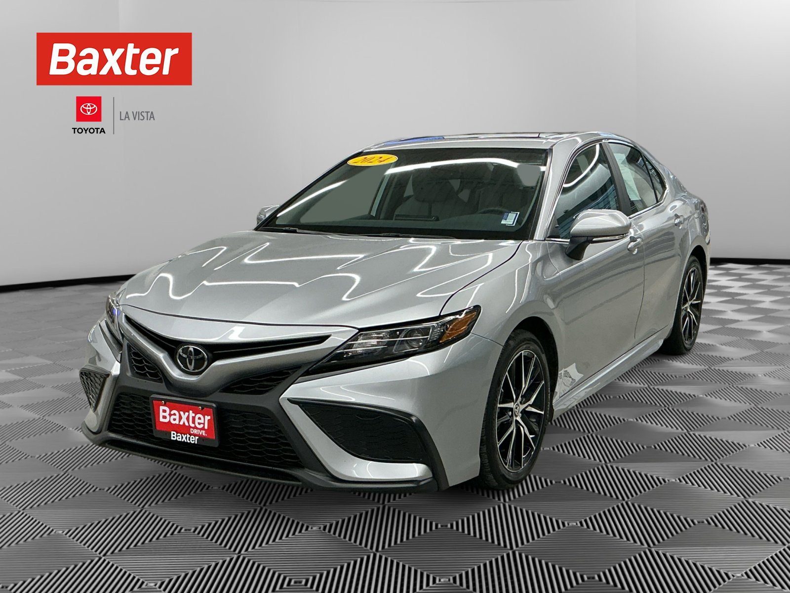 2024 Toyota Camry SE's photo