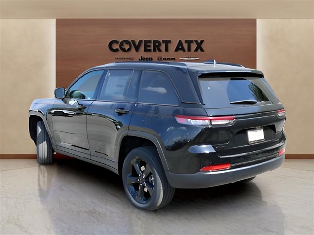 2025 Jeep Grand Cherokee Limited photo 3