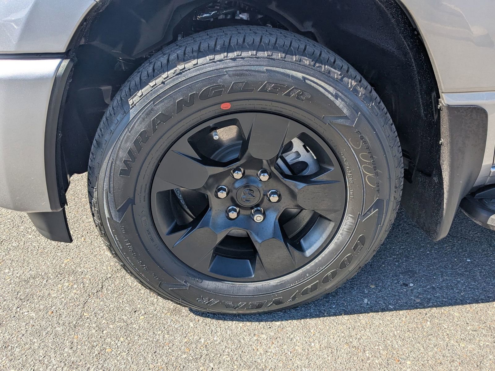 2025 Ram 1500 Tradesman photo 9
