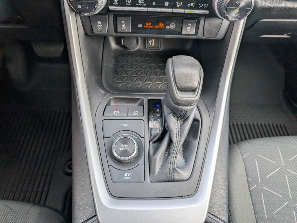 2023 Toyota RAV4 Hybrid XLE photo 21