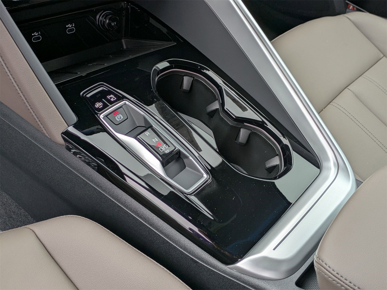 2025 Audi Q5 Premium photo 2