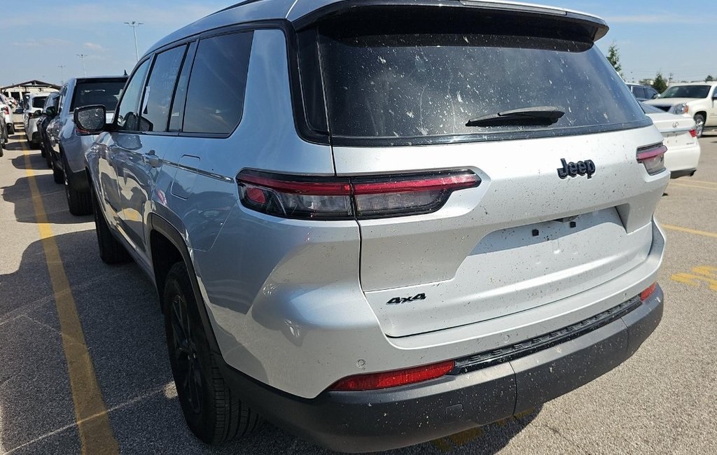2024 Jeep Grand Cherokee Altitude photo 4