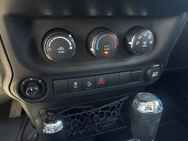 2016 Jeep Wrangler Unlimited Sport photo 18