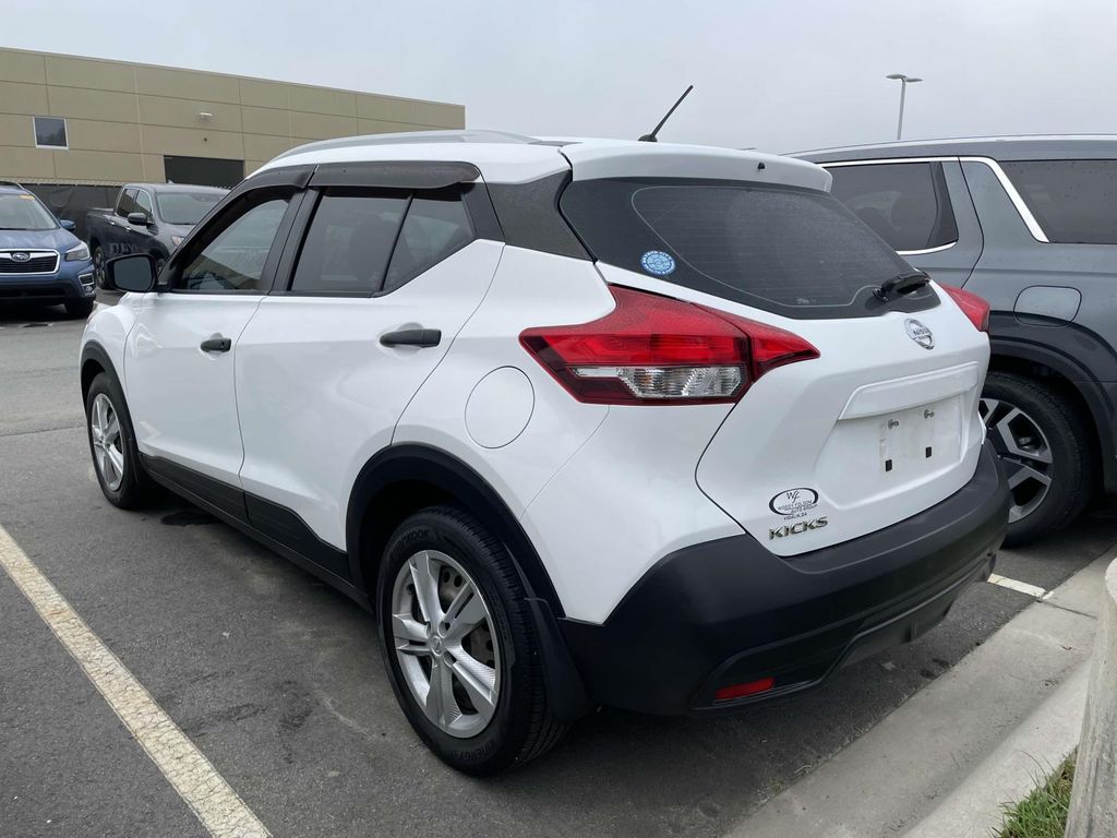 2018 Nissan Kicks S photo 3