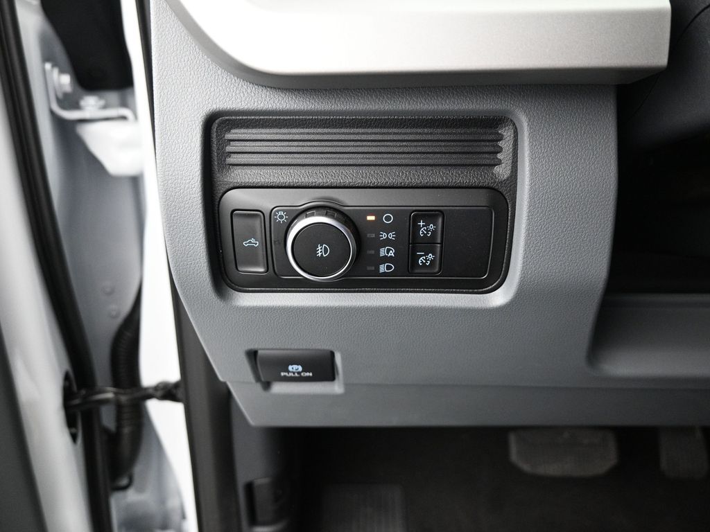 2025 Ford F-250 photo 10