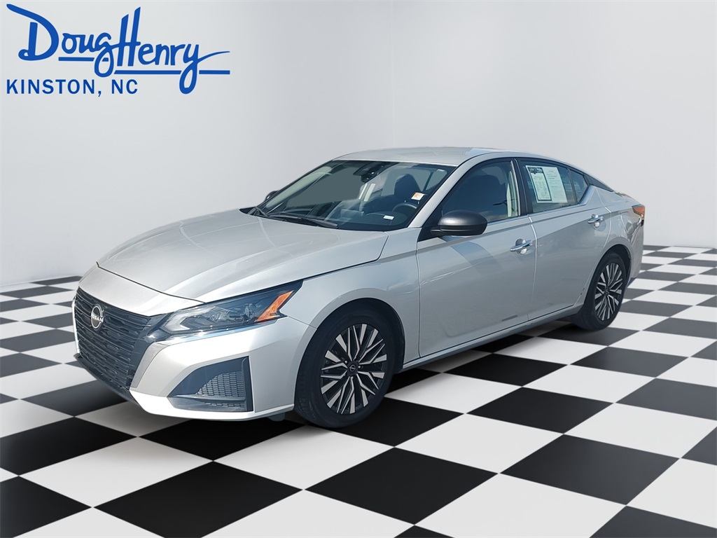 2024 Nissan Altima SV