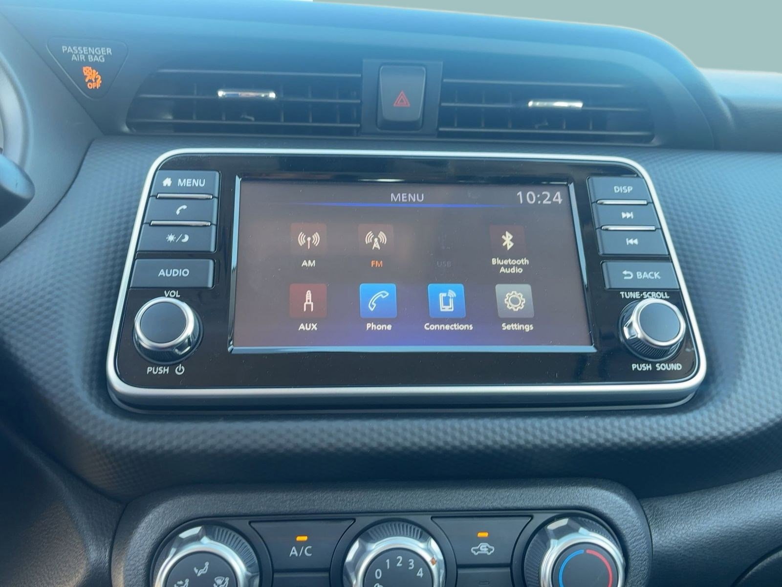 2025 Nissan Kicks Play S photo 20